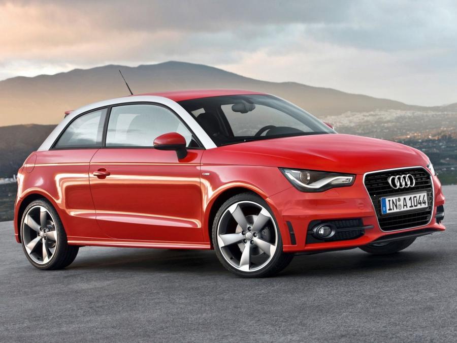  Audi A1 TFSI S-Line 2010 года  (фото 10 из 30)